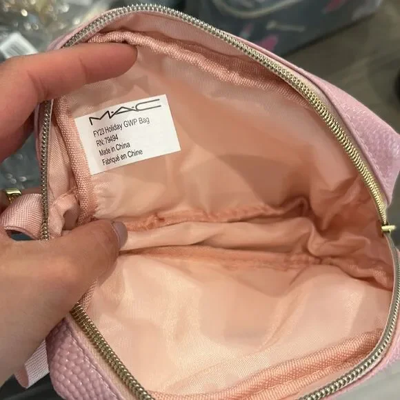 M.A.C Cosmetics bag and goodies - Picture 6 of 7